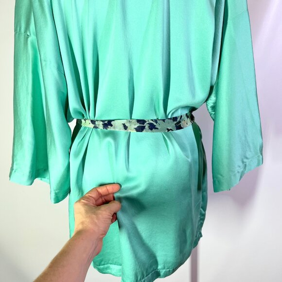 Victoria's Secret One Size Silk Short Robe Seafoam Green *Flaw - Picture 6 of 15